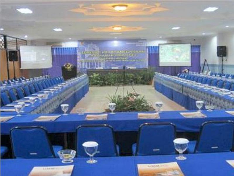 Umm Inn Hotel Malang Exterior photo